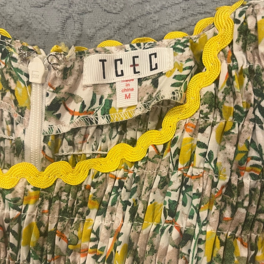 TCEC Green Ditsy Floral Dress Size Medium - Picture 2 of 2